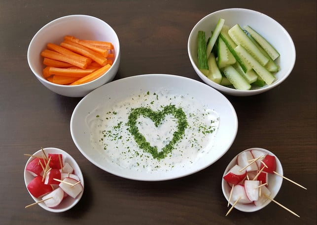 aus-cashews-kannst-du-dir-einen-leckeren-veganen-q-cc0-pixabay-kalidah-181011_download Aus Cashews kannst du dir einen leckeren veganen Quark zubereiten.