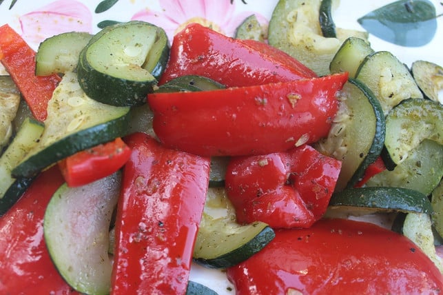 passen-nicht-nur-farblich-zusammen-paprika-und-zu-cc0-pixabay-kerstinmail-180506_download Passen nicht nur farblich zusammen: Paprika und Zucchini.