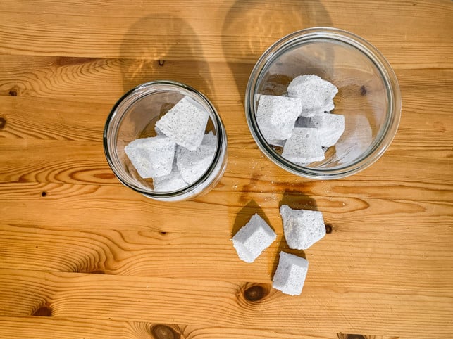 vermische-die-zutaten-und-schon-hast-du-selbst-gem-utopia-kb-210924_download Vermische die Zutaten und schon hast du selbst gemachte Spülmaschinentabs.