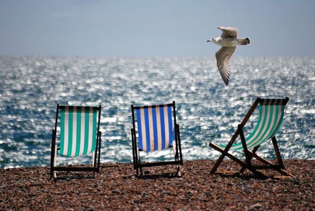 Wenn-du-a sunbash-with-high-light cc0--pixabay-stevebidmead-2250515_Download Even if you use a sunscreen with a high sun protection factor, you will be brown.