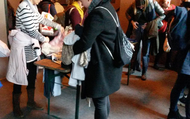 Kleidertausch6-u-Brigitte_Rohm-190202-1280x800 Kleidertauschbörse