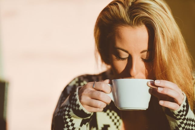 waehrend-der-schonkost-musst-du-viel-trinken-am-be-cc0-pixabay-stokpic-250207_download Während der Schonkost musst du viel trinken, am besten stilles Wasser oder Kräutertee.