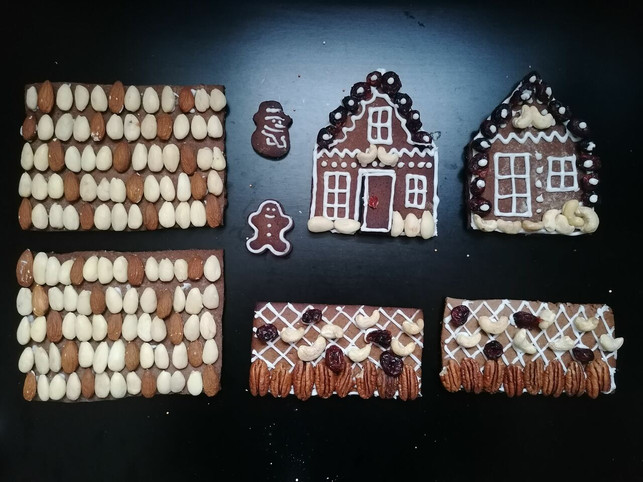 lebkuchen-mit-nuessen-bekleben-gesuender-als-die-va-mia-stremme-utopia-211108_download Lebkuchen mit Nüssen bekleben: Gesünder als die Variante mit Süßigkeiten und auch schön anzuschauen.