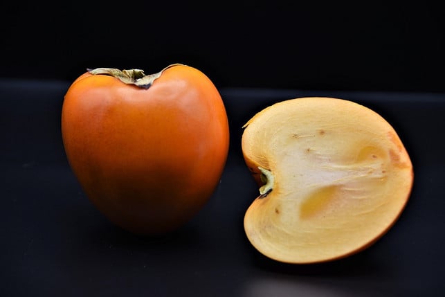 persimone-und-sharonfrucht-kannst-du-wie-einen-apf-cc0-pixabay-hoerwin56-231202_download Persimone und Sharonfrucht kannst du wie einen Apfel schneiden oder so hineinbeißen.