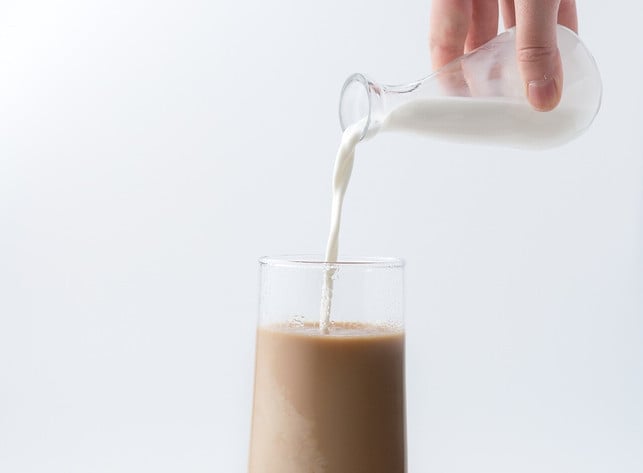 pflanzliche-milch-wird-meist-nicht-so-schnell-schl-cc0-unsplash-mae-mu-230722_download Pflanzliche Milch wird meist nicht so schnell schlecht wie Kuhmilch, aber auch für sie ist die Kühlschranktür eigentlich zu warm.