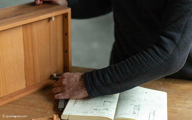 Grüne Erde Tischlerhandwerk Holz Wald nachhaltige Moebel Grüne Erde Tischlerhandwerk Holz Wald nachhaltige Moebel