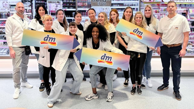 dm-Team_Kln_Neuerffnung_Mrz-2025_1920x1080