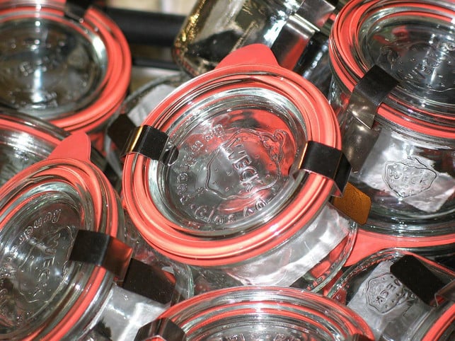 vor-dem-einkochen-musst-du-die-glaeser-sterilisiere-cc0-pixabay-kriemer-220801_download Vor dem Einkochen musst du die Gläser sterilisieren.