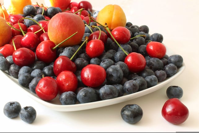 Siling-Obst-Obst-Essen-Kann-Deine-Koerper-Helfen-CC0- Pixabay-Lolame-2250616_Download Eating in the heat of fruit can help your body to keep absorbed water better.