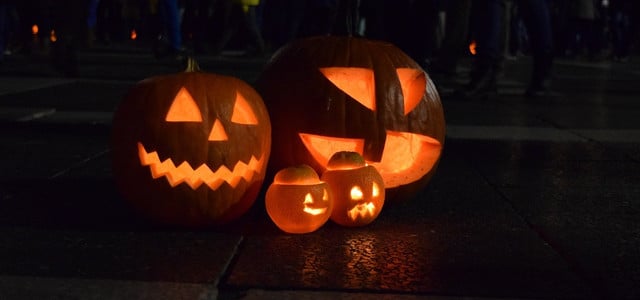 An Halloween werde Kürbisse gerne zu gruseliger Deko umfunktioniert.