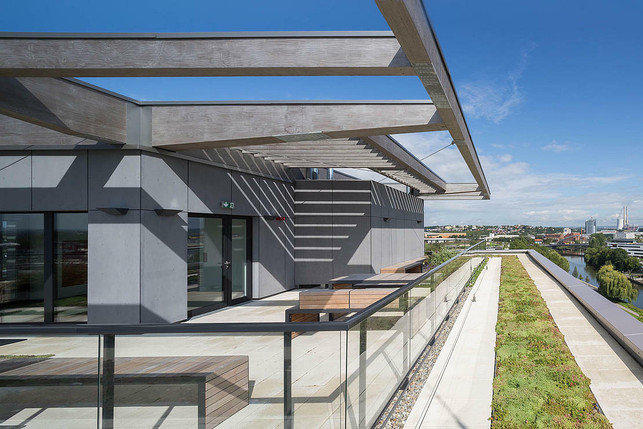 das-skaio-deutschlands-erstes-holz-hochhaus-ist-foto-tobias-d-kern-211221_download Das SKAIO, Deutschlands erstes Holz-Hochhaus, ist ein Beispiel für Green Building.