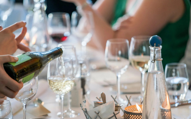 hochzeitsfehler-essen-getraenke-e-terje-sollie-210617-1280x800-1 Essen und Getränke auf der Hochzeit: Bio-Qualität