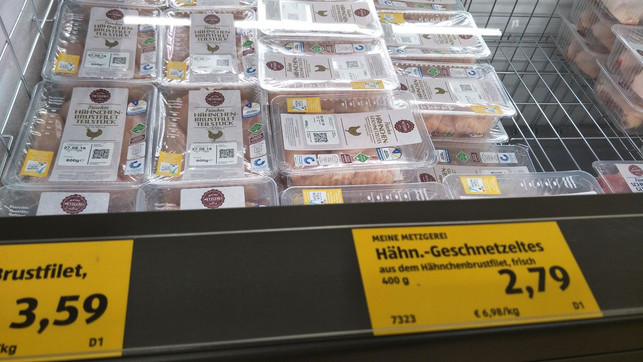 billiges-fleisch-aus-massentierhaltung-bei-aldi-sven-christian-schulz-utopia-180828_download Billiges Fleisch aus Massentierhaltung bei ALDI.