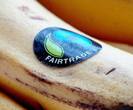 fairtrade-siegel-banane-x_Dave-Crosby_cc-by-sa-2.0_160429 Fairtrade Siegel