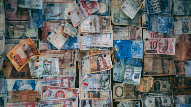 geronimo-giqueaux-Mp4Fq6zj6D4-unsplash_1920x1080 Triodos Geldpsychologie Geld Bezug