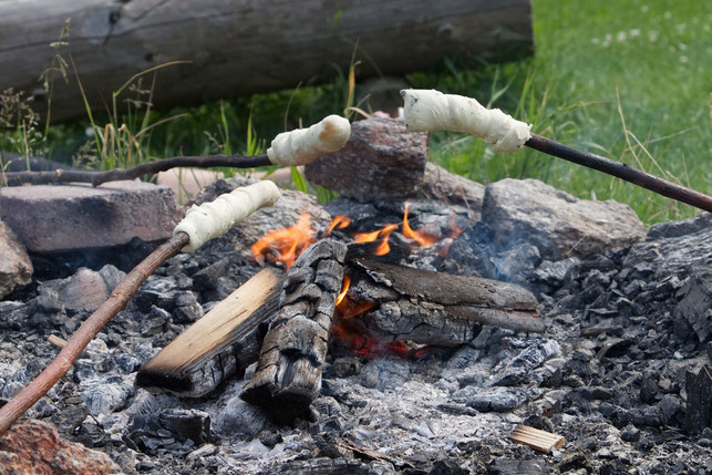 schoko-stockbrot-ist-der-perfekte-nachtisch-fuer-de-cc0-pixabay-atimedia-200909_download Schoko-Stockbrot ist der perfekte Nachtisch für deine Grillparty.