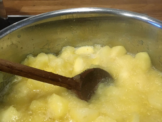Apfelmus selber machen: Einfaches Rezept ohne Zucker - Utopia.de