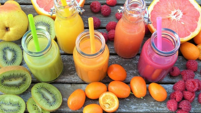 Juices and smoothies are not only refreshing, they also add color to the table. 
