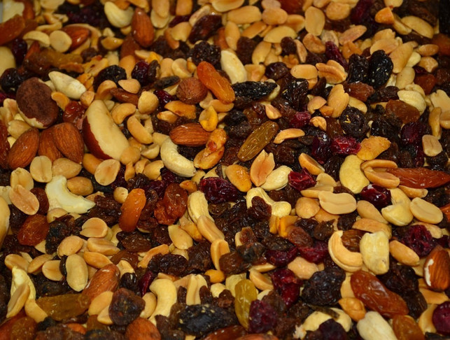 paranuesse-sind-oft-in-muesli-oder-nussmischungen-wi-cc0-pixabay-picdream-181103_download Paranüsse sind oft in Müsli oder Nussmischungen wie Studentenfutter zu finden.