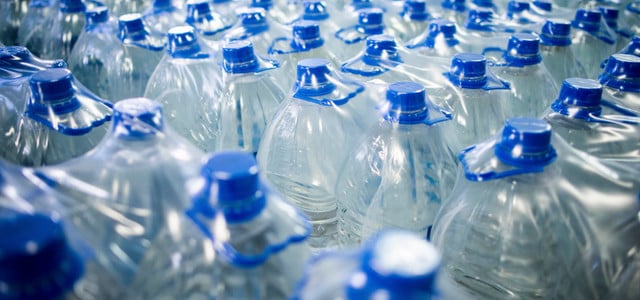 UN-Studie: In Flaschen abgefülltes Wasser untergräbt globale Versorgung