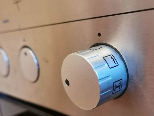 backofen-symbol-fuer-grill-und-grill-mit-umluft-sven-christian-schulz-utopia-210102_download So sehen die Backofen-Symbole für Grill und Grill mit Umluft aus.