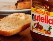 Nach Salmonellen-Skandal bei Ferrero: Verbraucher:innen entdecken weiße Flecken in Nutella