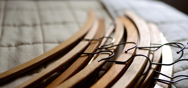 Kleidung verkaufen: Preise richtig kalkulieren – so viel ist dein Outfit wert (Foto: CC0 / Pixabay / congerdesign) Kleidung verkaufen