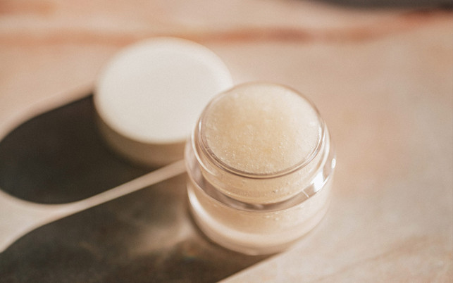 Deocreme: Naturkosmetik ist gut, Antitranspirants schneiden im Test schlecht ab Deocreme: Naturkosmetik ist gut, Antitranspirants schneiden im Test schlecht ab