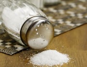 Im Salz-Test von Öko-Test fiel in vielen Salzen die Rieselhilfe negativ auf.