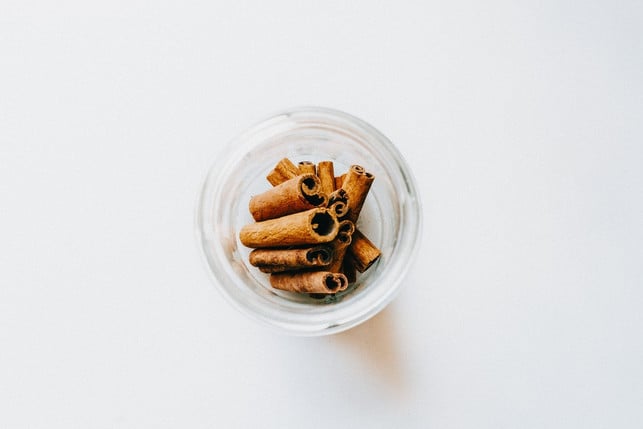 zimt-suesst-mit-einem-natuerlichen-aroma-cc0-pixabay-antonio_cansino-230525_download Zimt süßt mit einem natürlichen Aroma.