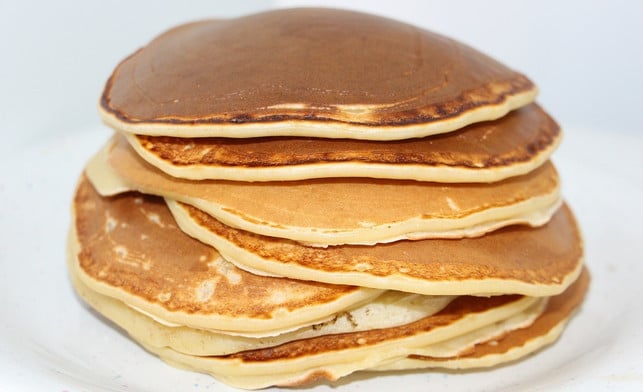 vanillesirup-schmeckt-gut-zu-pfannkuchen-und-viele-cc0-pixabay-tabeajaichhalt-190813_download Vanillesirup schmeckt gut zu Pfannkuchen und vielen anderen Süßspeisen.
