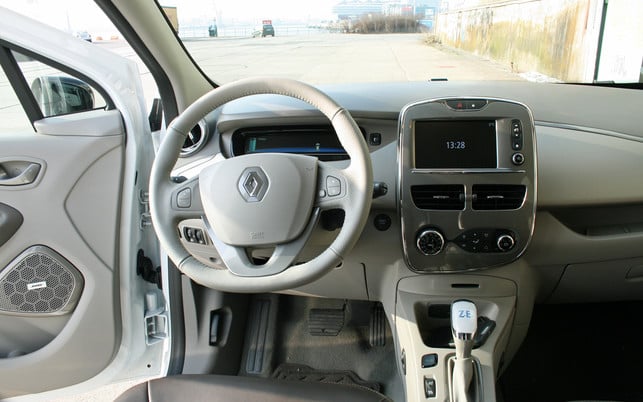 renault-zoe-vorn-innen-im-test-u-christoph-schwarzer-170220-1280x800 Der Fahrkomfort ist hoch, hier rumpelt kein Verbrennungsmotor