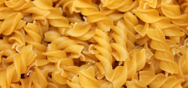 gesund-essen-kohlenhydrate_pb_pixabay_161109_1280x600 In Nudeln stecken jede Menge Kohlenhydrate. Der Ernährungsmythos ist aber, dass diese grundsätzlich dick machen.