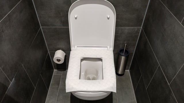 Papier auf die Klobrille? Warum ein Hygiene-Professor davon abrät - und was er empfiehlt Papier auf die Klobrille