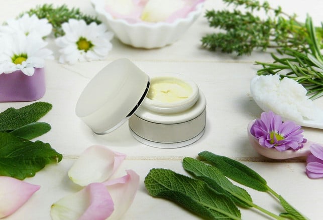 wenn-du-noch-alte-cremedoeschen-hast-kannst-du-die-cc0-pixabay-mohamed_hassan-200429_download Wenn du vorhast, Bodylotion selber zu machen, kannst du auch alte Cremedöschen zum Abfüllen verwenden.