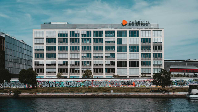 zalando-filter-us-claudio-schwarz-220121-1280x720 Der heute riesige Konzern Zalando wurde 2008 in Berlin gegründet.