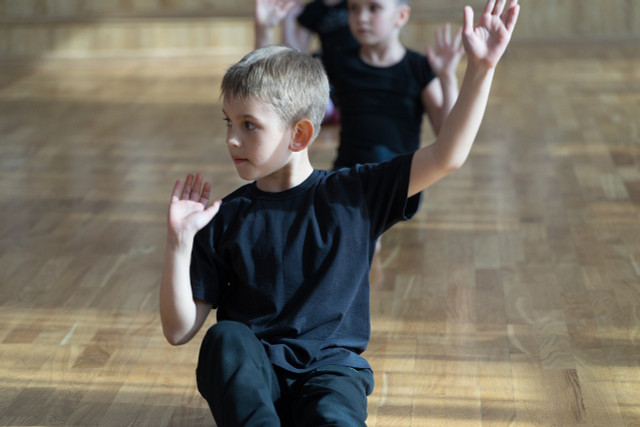 Yoga and gymnastics can also be part of school sports and offer children a break from competitive sports.