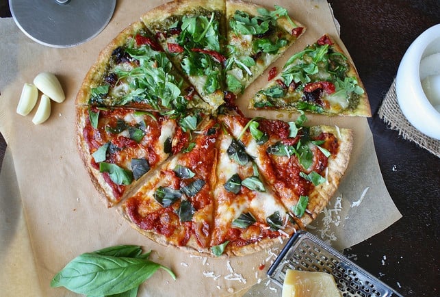 glutenfreie-pizza-mit-leckerem-belag-cc0-pixabay-ponce_photography-181127_download Glutenfreie Pizza mit leckerem Belag.