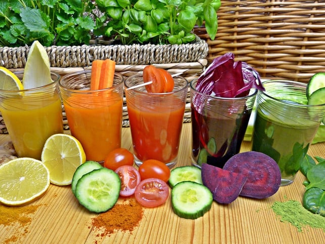 frische-selbstgemachte-smoothies-sind-gesund-und-l-cc0-pixabay-silviarita-180127_download Frische selbstgemachte Smoothies liefern dir viele Vitamine und können Teil eines gesunden Frühstücks sein.