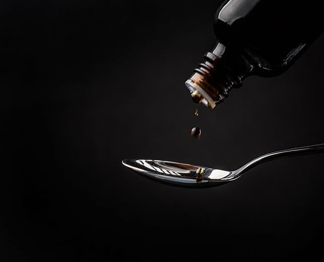 der-saft-aus-tannenwipfeln-ist-ein-bewaehrtes-heilm-cc0-pixabay-original_frank-211018_download Der Saft aus Tannenwipfeln ist ein bewährtes Heilmittel gegen Husten.