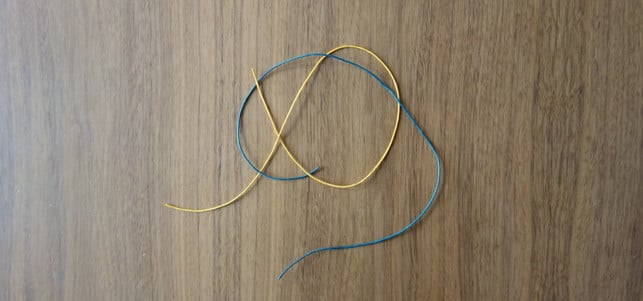 Armand selber machen – DIY-Geschenk Armbänder knüpfen – gar nicht so einfach