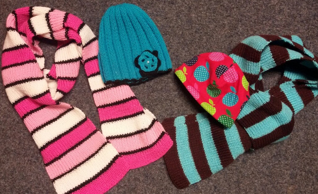 ueber-einen-selbst-gemachten-schal-oder-muetze-freue-melanie-von-daake-utopia-171022_download Über einen selbst gemachten Schal oder Mütze freuen sich Kinder und Jugendliche gleichermaßen.