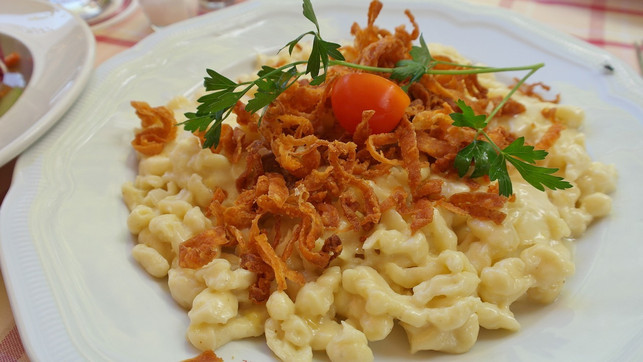 kaese-spaetzle-sind-besonders-im-sueden-deutschlands-cc0-pixabay-ritae-191013_download Käse-Spätzle sind besonders im Süden Deutschlands ein typisches und beliebtes Hauptgericht.