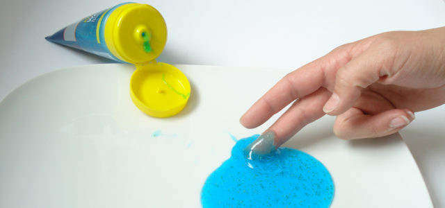 in-vielen-kosmetik-produkten-steckt-mikroplastik-utopia-180108_download In vielen Kosmetik-Produkten steckt Mikroplastik.