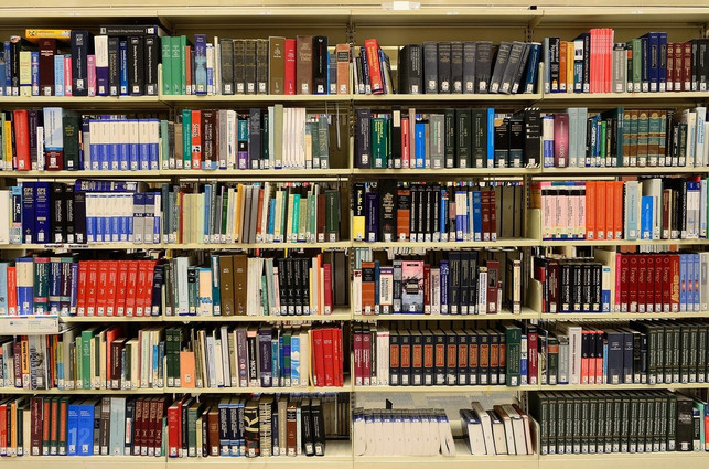 in-deiner-stadtbibliothek-kannst-du-buecher-zeitsc-cc0-pixabay-elasticcomputefarm-200829_download In deiner Stadtbibliothek kannst du Bücher, Zeitschriften und Zeitungen ausleihen.