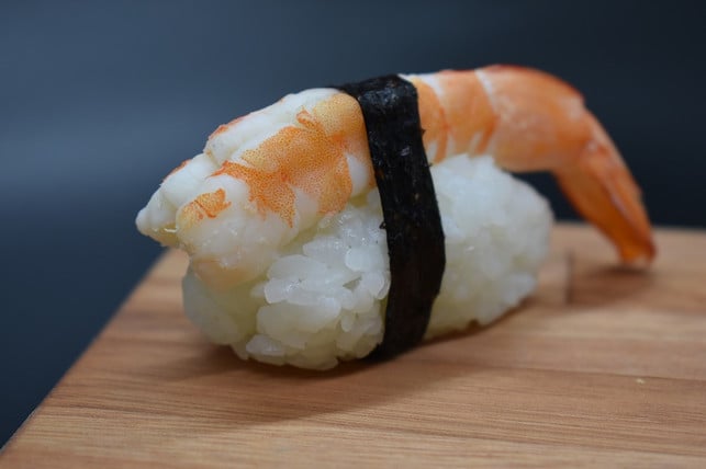 sushi-nigiri-mit-garnele-es-geht-aber-auch-veget-cc0-pixabay-kyse-190405_download Sushi Nigiri mit Garnele – es geht aber auch vegetarisch.