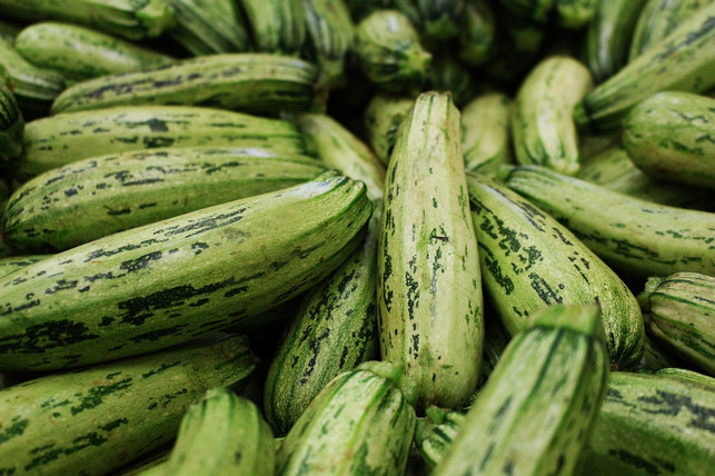 zucchini-koennen-im-kuehlschrank-an-geschmack-und-ko-cc0-pixabay-outsideclick-230906_download Zucchini können im Kühlschrank an Geschmack und Konsistenz verlieren.