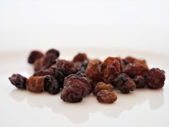 kohlenhydratreiche-lebensmittel-rosinen-68g-100-sven-christian-schulz-utopia-190714_download Kohlenhydratreiche Lebensmittel: Rosinen 68g / 100g