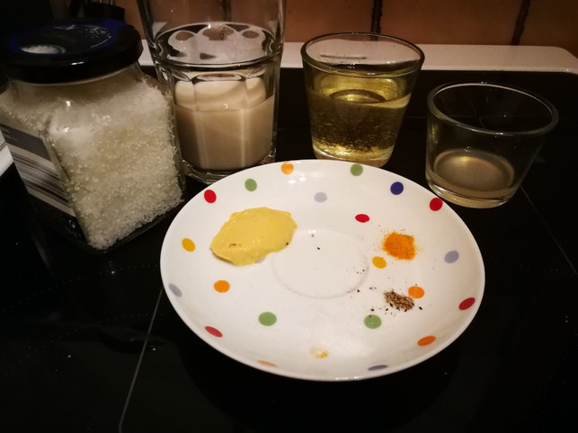 diese-zutaten-brauchst-du-fuer-vegane-soja-mayonnai-utopia-inke-klabunde-180102_download Diese Zutaten brauchst du für vegane Soja-Mayonnaise.