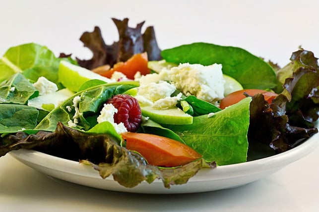 salat-passt-als-eine-leichte-beilage-zu-maultasche-cc0-pixabay-stevepb-220722_download Salat passt als eine leichte Beilage zu Maultaschen.